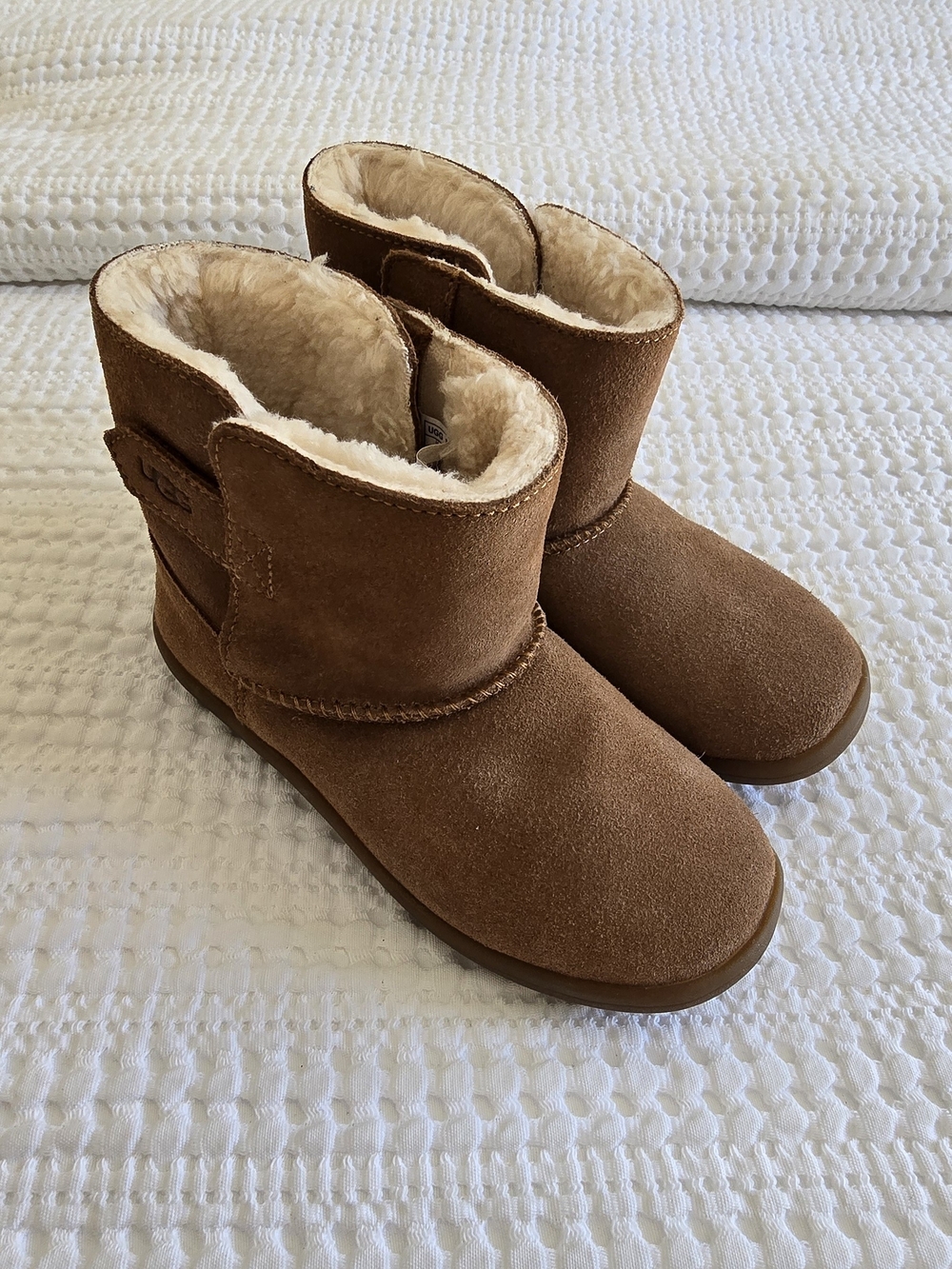 Ugg KEELAN 2 Boots - Kids Size 12